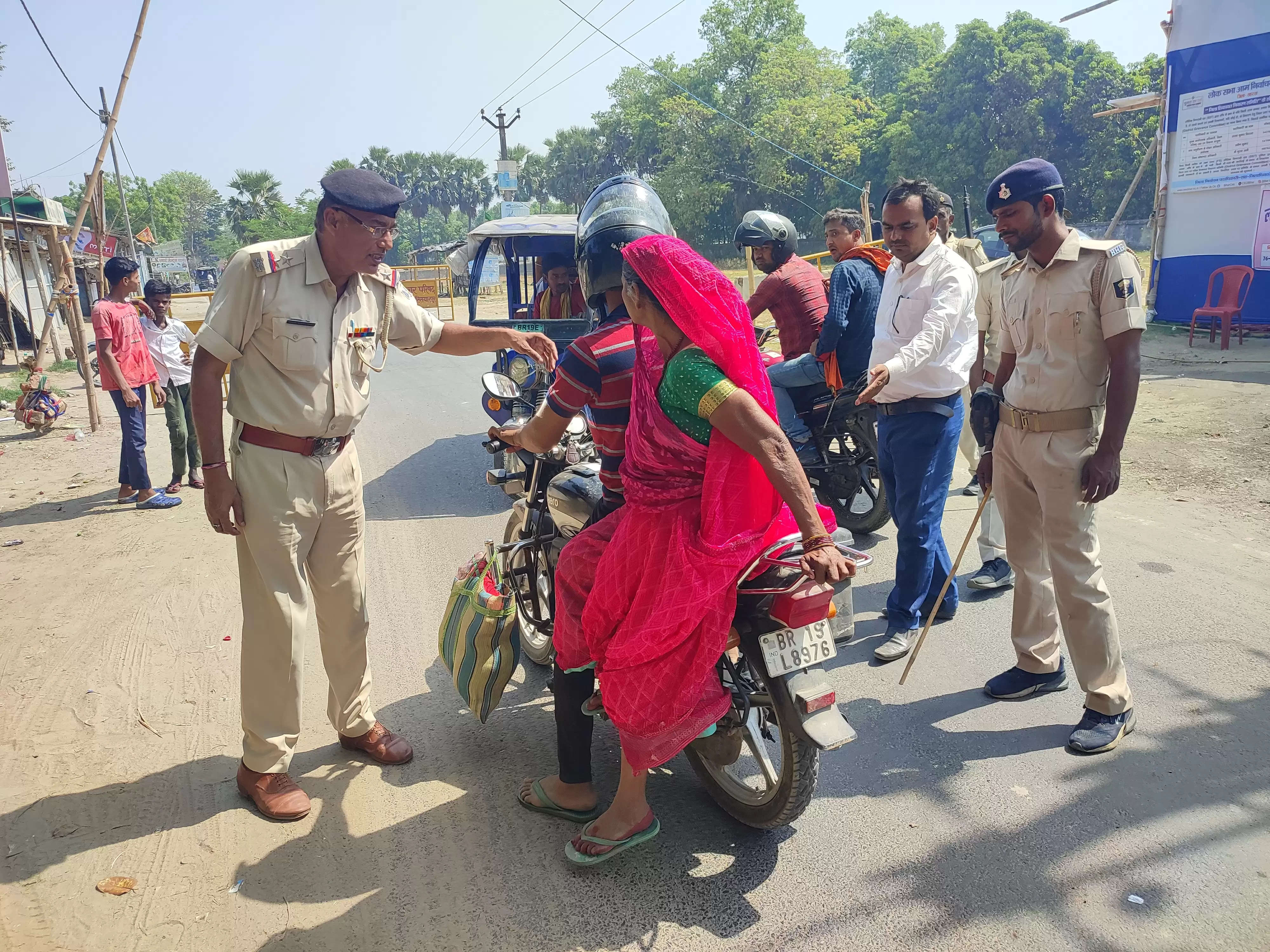 चुनाव के मद्देनजर जिले के विभिन्न चेकपोस्ट पर सघन जांच पड़ताल जारी