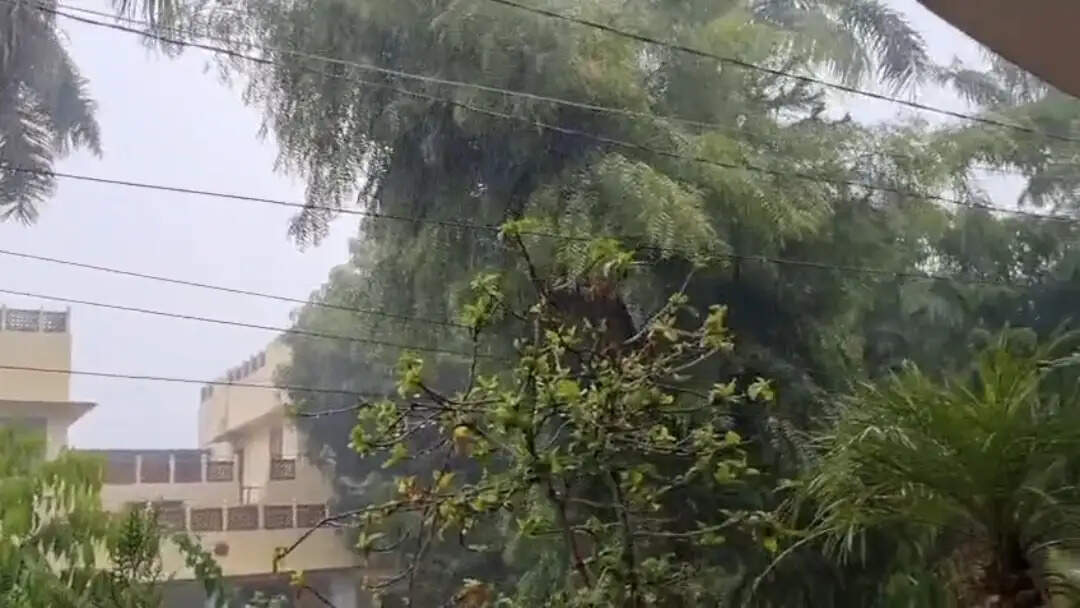 अजमेर में हुई झमाझम बरसात, सुहावना हुआ मौसम