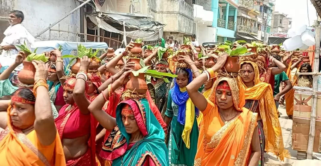 नौ दिवसीय भागवत कथा को लेकर निकाली गई कलश शोभायात्रा