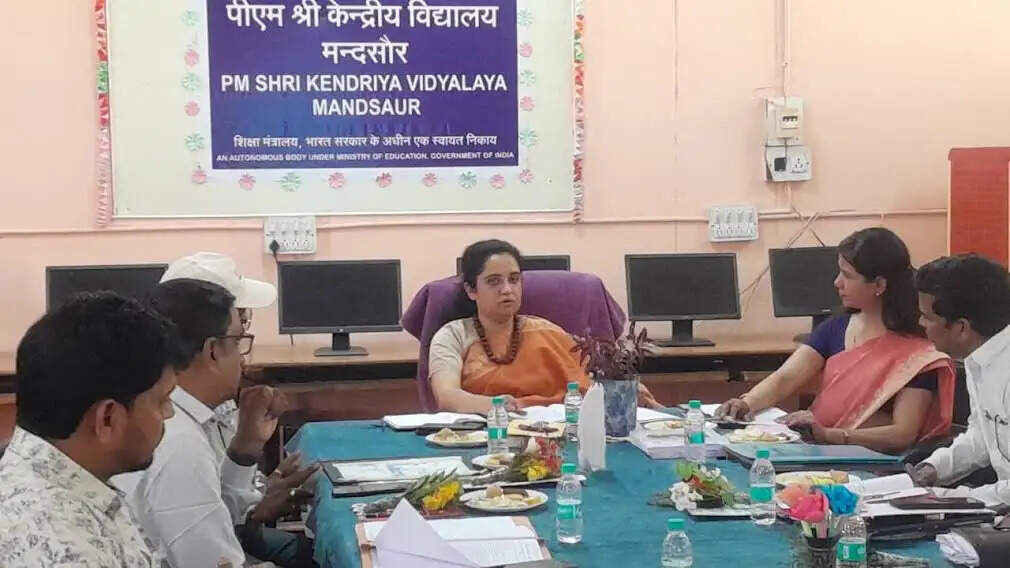 मंदसौरः केंद्रीय विद्यालय में 27 मार्च को आयोजित एचपीवी वैक्सीनेशन शिविर