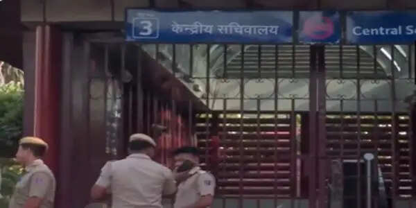ज्ञानेश कुमार के खिलाफ जंतर-मंतर पर प्रदर्शन काे लेकर दिल्ली मेट्रो ने 11 स्टेशन पर बंद की आवाजाही