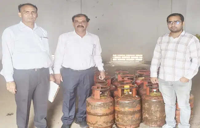 सोनीपत में गैस आपूर्ति सामान्य, 119 घरेलू सिलेंडर सीज, दो मामले दर्ज