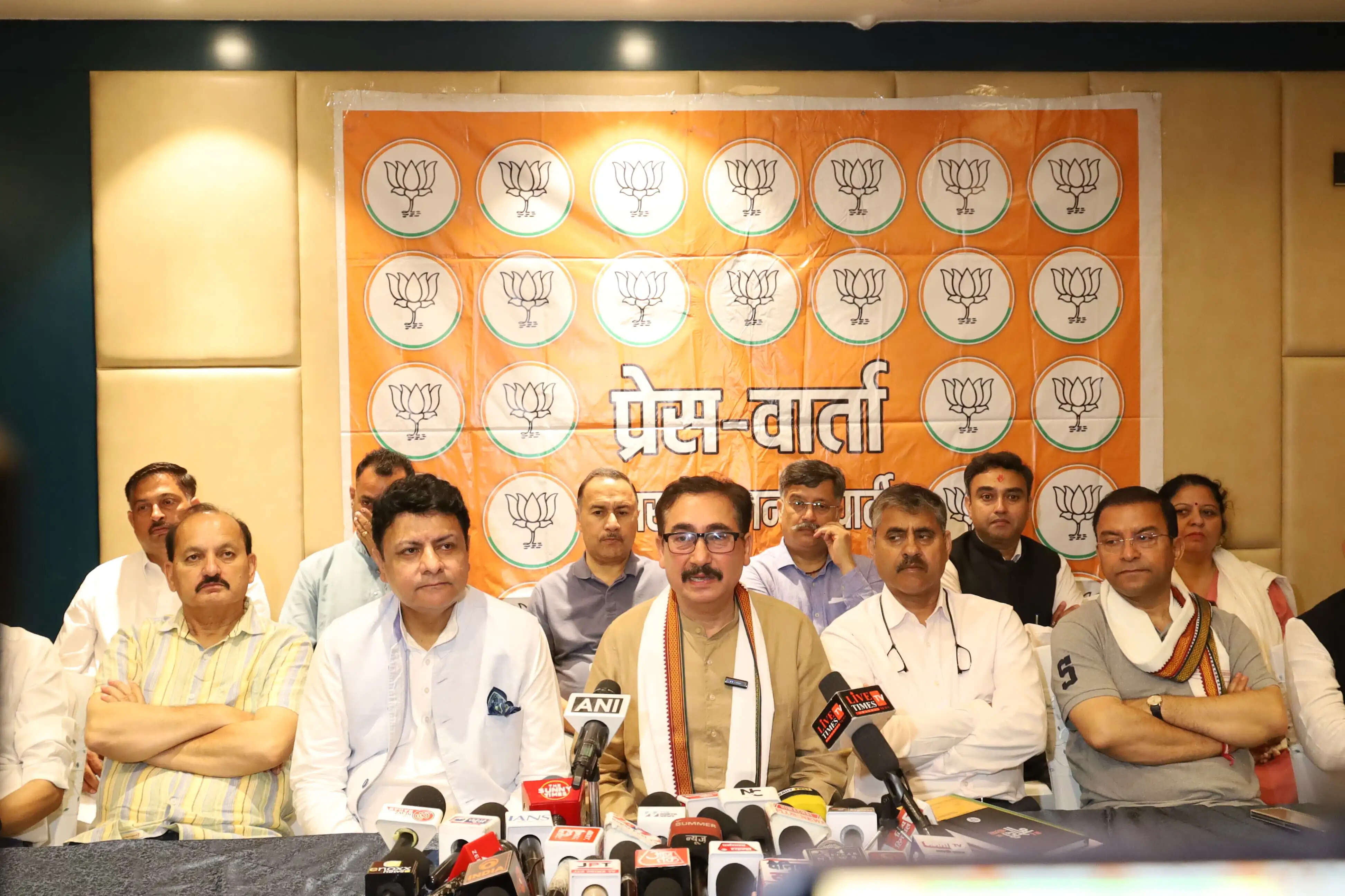 पंचायती राज व निकाय चुनावों में जनता ने भाजपा समर्थित उम्मीदवारों पर जताया भरोसा : विपिन सिंह परमार