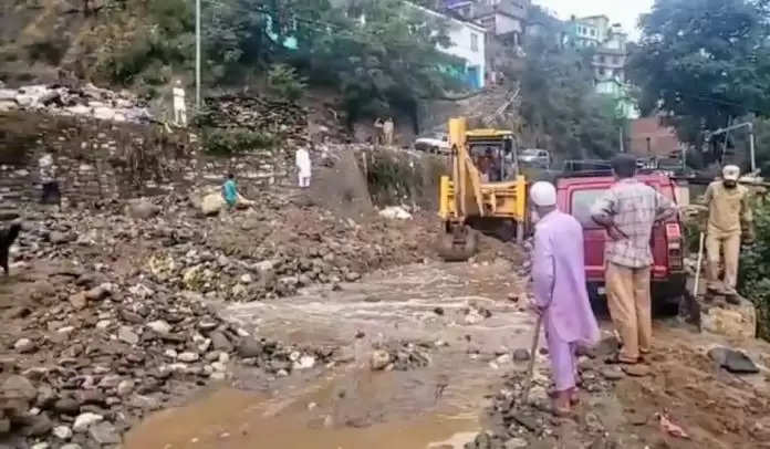 डोडा के थाथरी बाजार में बादल फटने से आई बाढ़, किसी के घायल होने या जानमाल के नुकसान की कोई सूचना नहीं