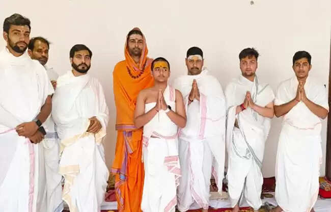 सोनीपत: मां चिट्टाने वाली मंदिर में शहीद पर्यटकों के लिए शांति पाठ के साथ दी श्रद्धांजलि