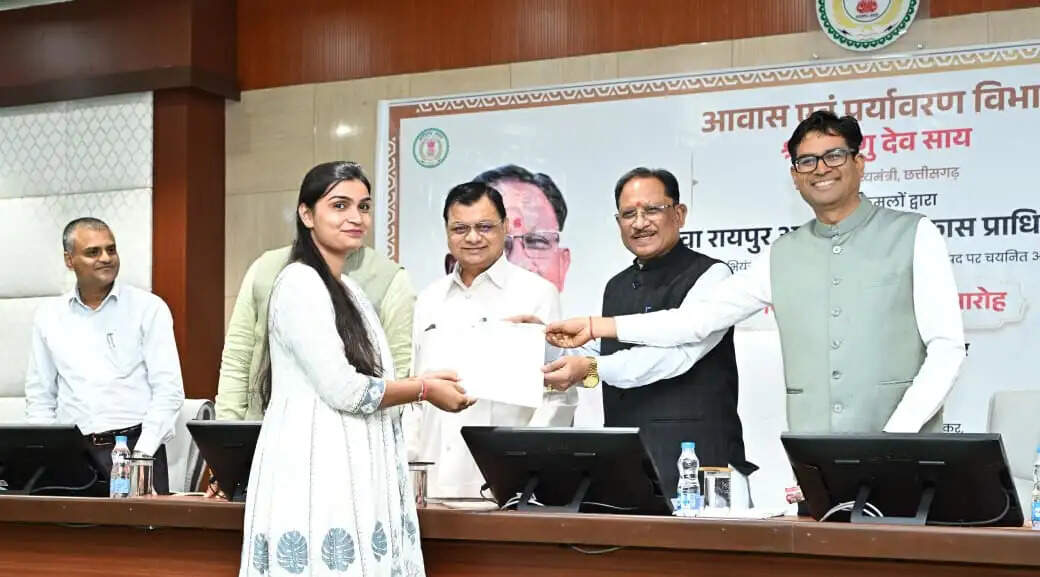 युवाओं को रोजगार, नागरिकों को सुगम सेवाएं और आधुनिक कौशल से जोड़ना हमारी प्राथमिकता : मुख्यमंत्री साय