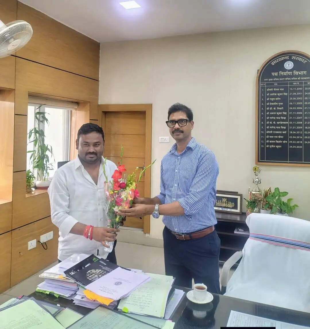 (अपडेट) महापौर ने सचिव से मिलकर विकास के लिए मांगा सहयोग