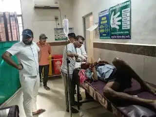 चार भालुओं ने दो ग्रामीणों पर किया जानलेवा हमला