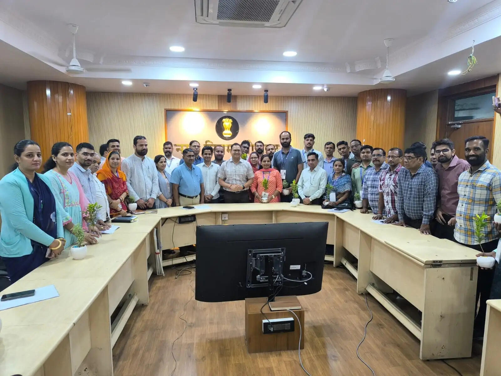 जनगणना कार्य में उत्कृष्ट योगदान देने वाले प्रगणक व पर्यवेक्षक सम्मानित