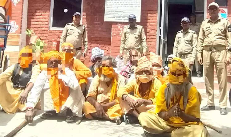 ऑपरेशन कालनेमि : 18 ढोंगी बाबाओं को पुलिस ने हिरासत में लिया