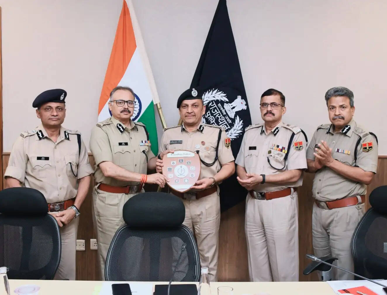 उत्कृष्ट सेवा के लिए तीन अधिकारियों को मिली डीजीपी डिस्क