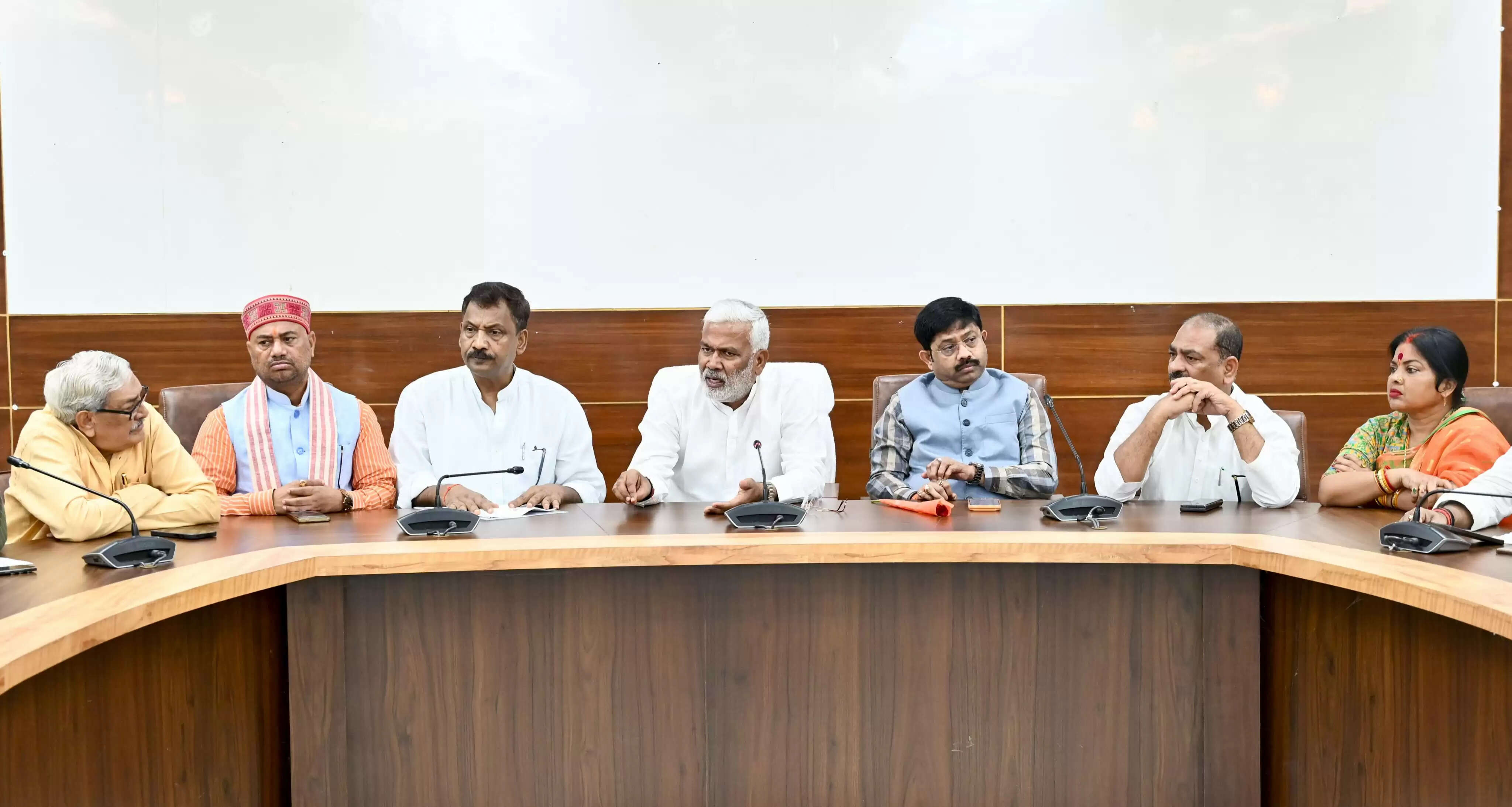 ड्रोन उड़ान की करें प्रभावी माॅनिटरिंग, अफवाहों को रोके जिम्मेदार अधिकारी: स्वतंत्र देव सिंह