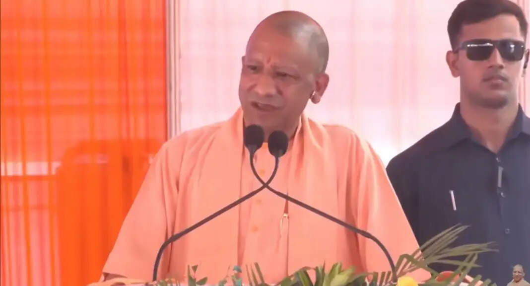 मुख्यमंत्री योगी ने फिरोजाबाद को दी 658 करोड़ की 81 परियोजनाओं की दी सौगात, कहा—डबल इंजन काे वोट देने का परिणाम है विकास