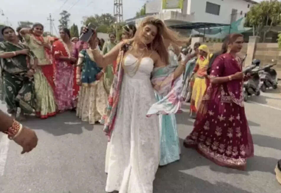 अखिल भारतीय किन्नर महासम्मेलन: चाक पूजन हुआ