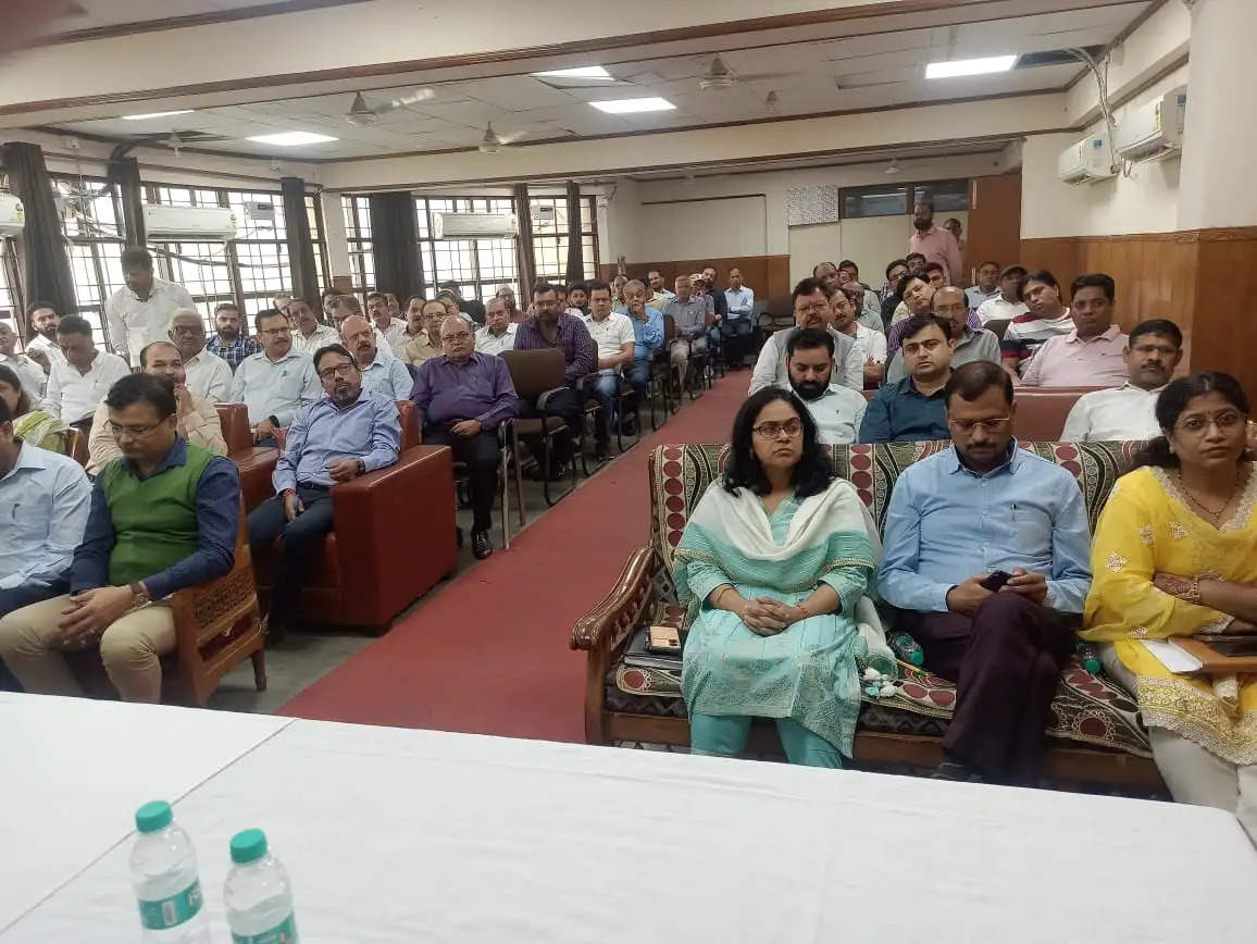 योजनाओं का लाभ उठाए और टैक्स जमा करें होटल, रेस्टोरेंट, बैंकट हॉल संचालक: हरिनाथ सिंह