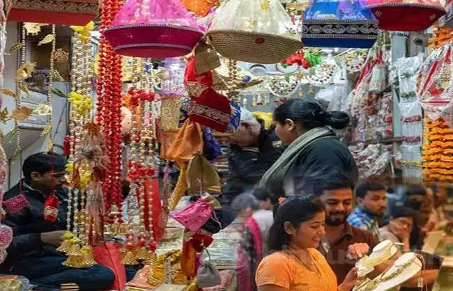 कैट का दावा- रूप चतुर्दशी पर देशभर में 15 हजार करोड़ रुपये का सौंदर्य प्रसाधन बिका