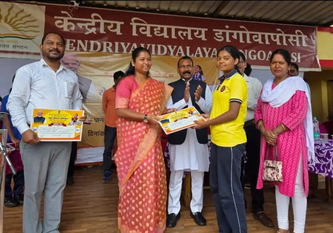 सपनों का भारत में बच्चों ने रंग और शब्दों से गढ़ी विकसित भारत की तस्वीर