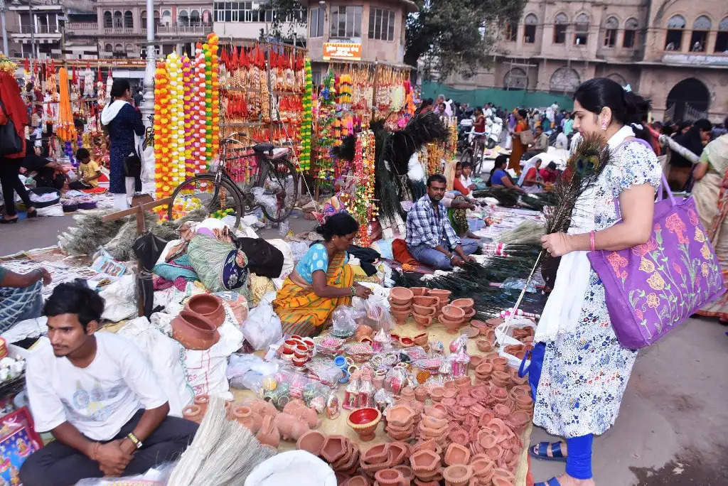 ग्वालियर: धनतेरस का त्योहार शुक्रवार को, बाजारों में होगी धन की बरसा