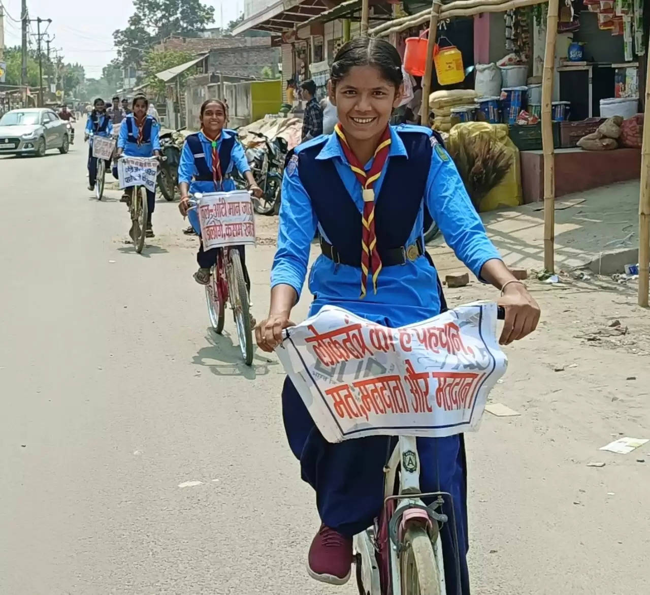 फारबिसगंज में मतदाता जागरूकता के लिए स्काउट गाइड के बच्चों ने निकाली साइकिल रैली