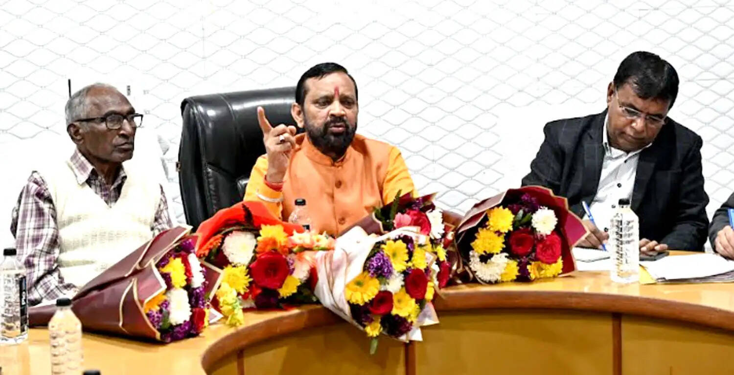 किसी भी दशा में न हो सफाई कर्मचारियों का उत्पीड़न: मकवाना