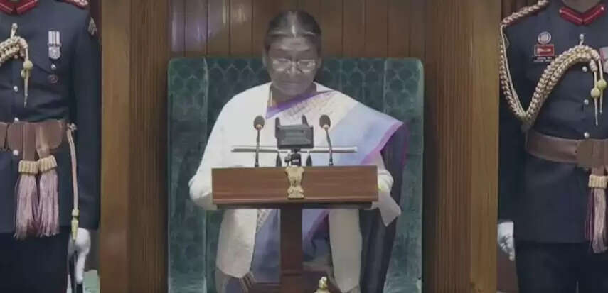 राष्ट्रपति के अभिभाषण के दौरान विपक्ष के हंगामे पर सत्ता पक्ष ने उठाए सवाल, कांग्रेस ने बताया रस्म आदायगी