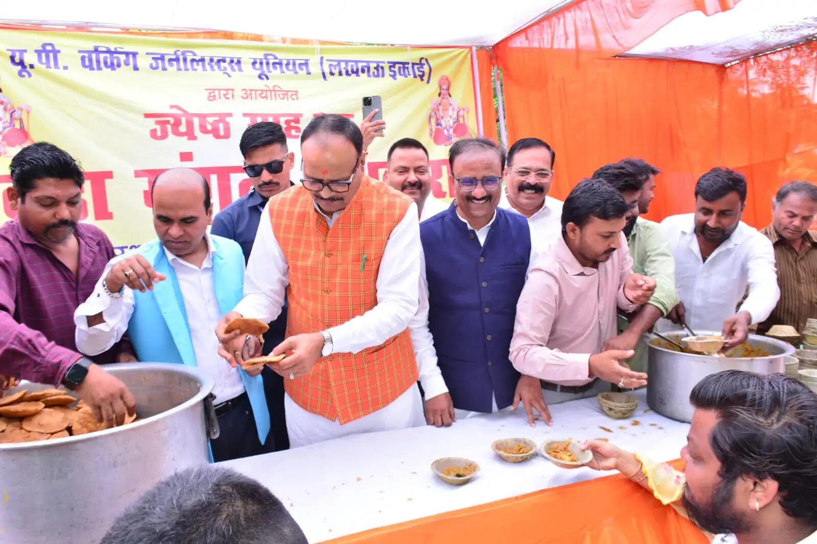 ज्येष्ठ माह में हनुमान जी कृपा से भंडारे का आयोजन राजधानी लखनऊ की अनूठी परंपरा : ब्रजेश पाठक