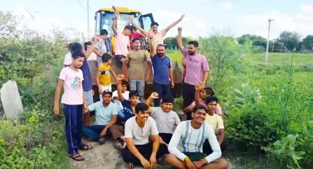 उरई : गौशाला में गौवंशाें की मौत मामले में केयरटेकर की सेवाएं समाप्त