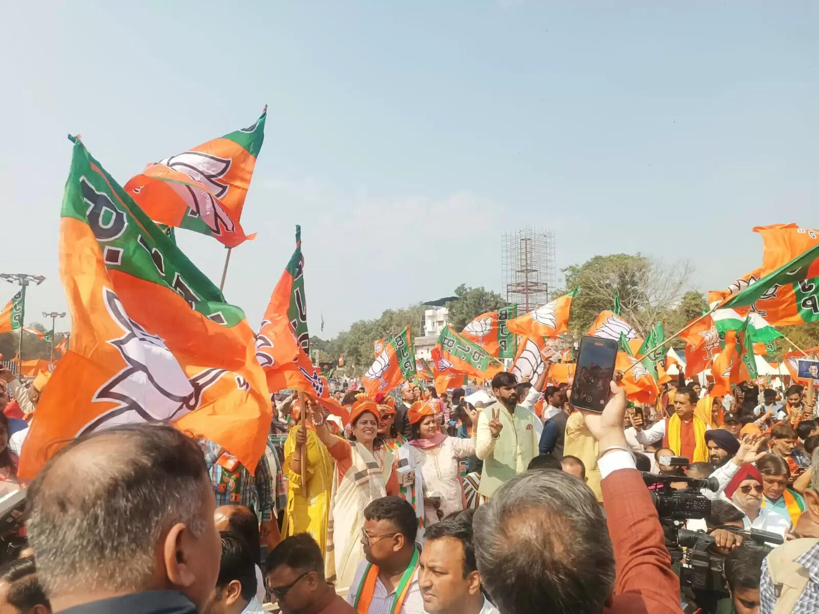 दिल्ली की सत्ता पर चौथी बार महिला मुख्यमंत्री हुई काबिज, आधी आबादी में दिखा जबरदस्त जोश