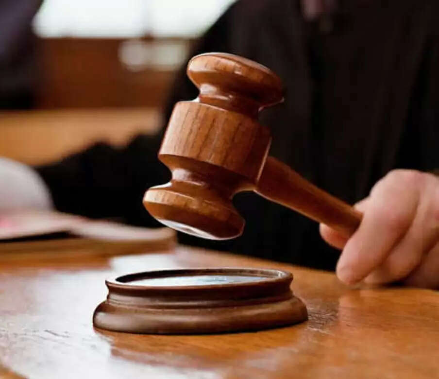 परिवार को बेघर करने के 11 दोषियों को दो-दो वर्ष की कैद