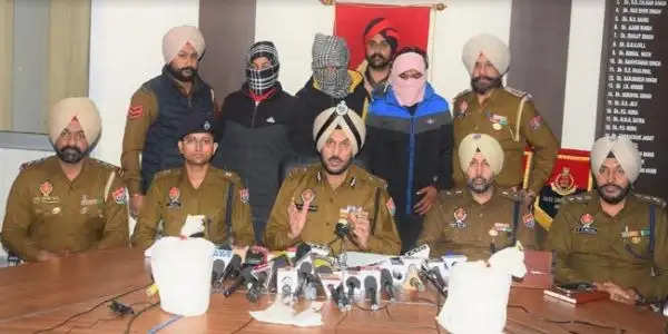 पंजाब पुलिस ने बरामद की साढ़े तीन किलो हेरोइन, मन्नू गिरोह के तीन सदस्य गिरफ्तार