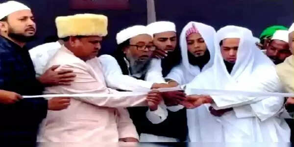 बंगाल के बाबरी मस्जिद शिलान्यास में जिसे बताया विदेशी इमाम वह निकले स्थानीय