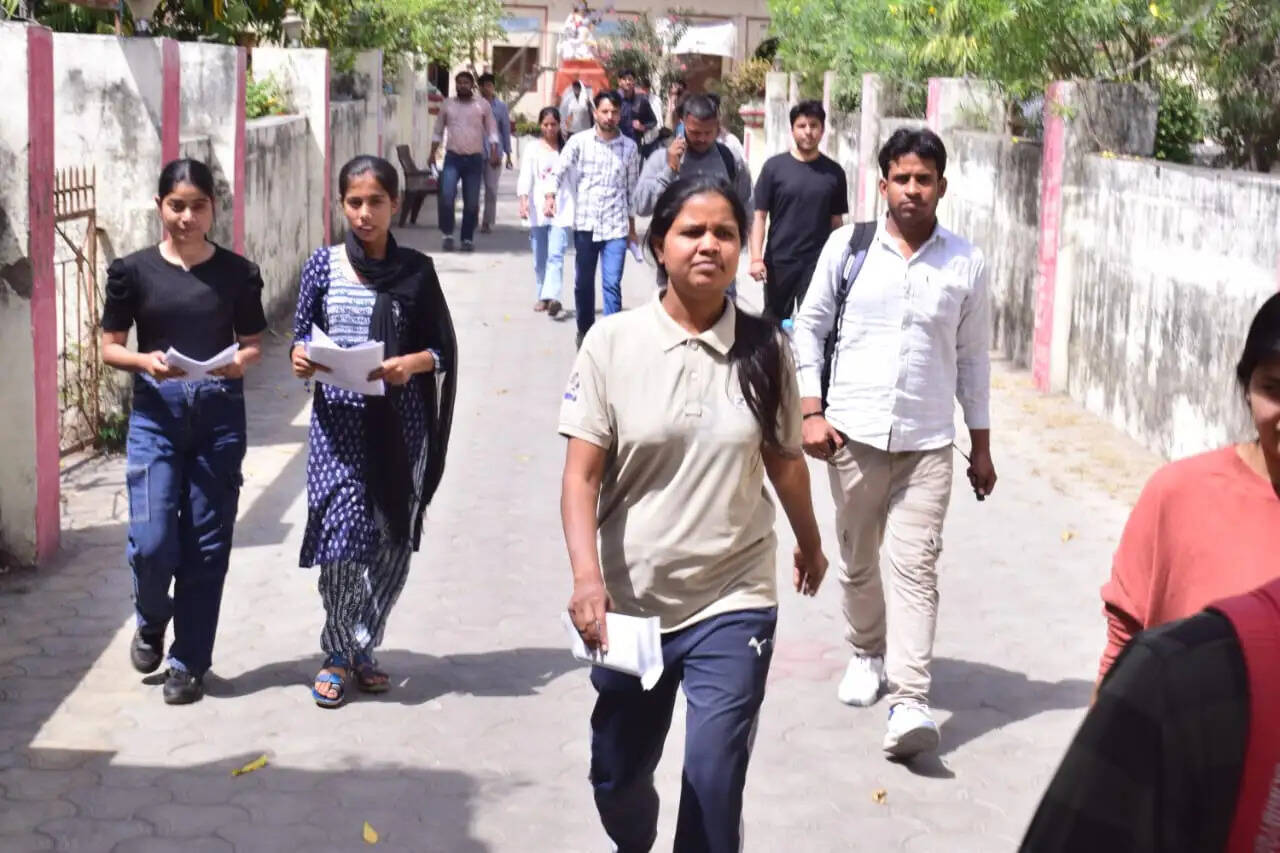 उत्तर प्रदेश पुलिस भर्ती : दूसरे दिन प्रथम में 3745&nbsp; एवं द्वितीय पाली में 3794 परीक्षार्थी रहे अनुपस्थित