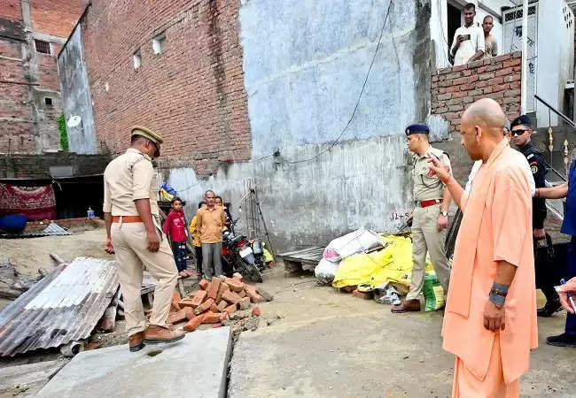 सीएम की आत्मीयता से खुशी में भीग गईं मंजू की आंखें, बोलीं-धन्य हैं महाराज जी