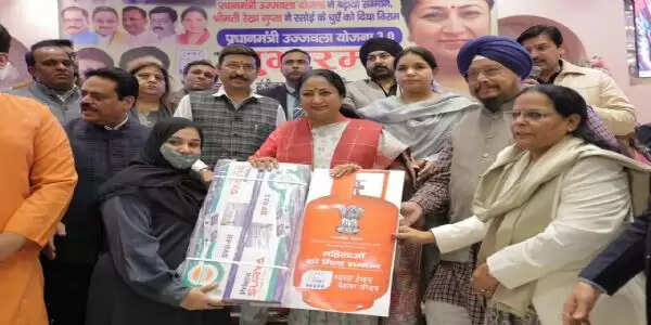 उज्ज्वला योजना से दिल्ली की रसोई बनी प्रदूषण मुक्त : मुख्यमंत्री