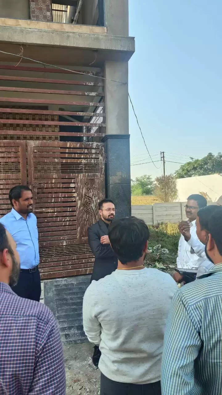 धमतरी में नक्शा प्रोजेक्ट का अधिकारियों ने किया निरीक्षण