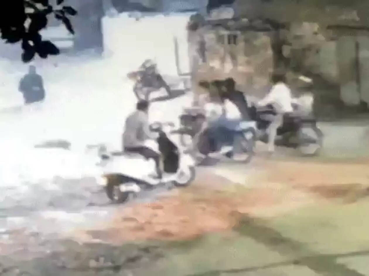 हिसार में घर के बाहर ​फायरिंग से क्षेत्र में सनसनी