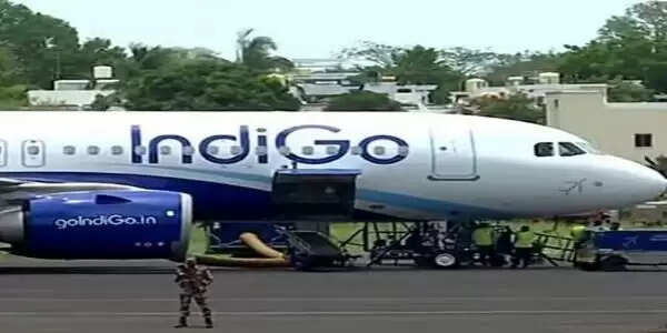 कुवैत से हैदराबाद आ रहे विमान की मुंबई में इमरजेंसी लैंडिंग, सभी यात्री सुरक्षित