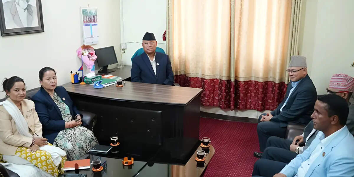 नेपालः संसद अधिवेशन स्थगित कर अध्यादेश लाने के खिलाफ विपक्षी दल एकजुट