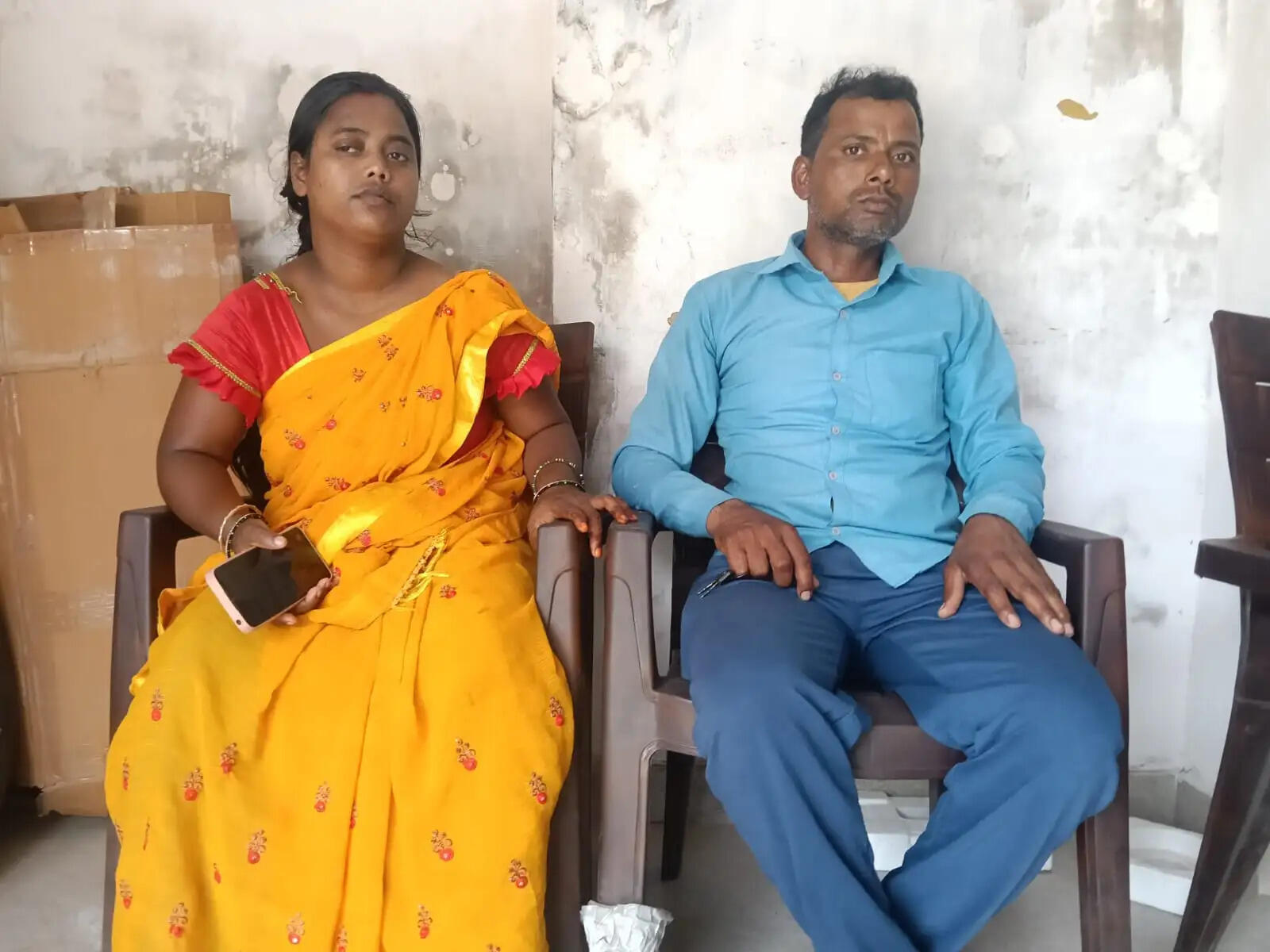 बच्चों पर संकट का डर दिखाकर महिला से ठगी, गेंदा का फूल सुंघाने के बाद जेवर और नकदी लेकर फरार
