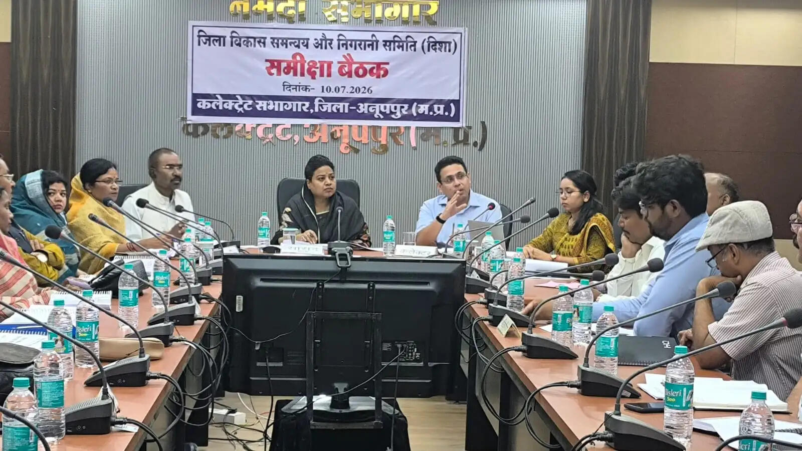 अनूपपुर:निर्माणाधीन फ्लाईओवर परियोजना सहित अन्य विकास एवं योजनाओं के वास्तविक स्थिति का लें जायजा- सांसद