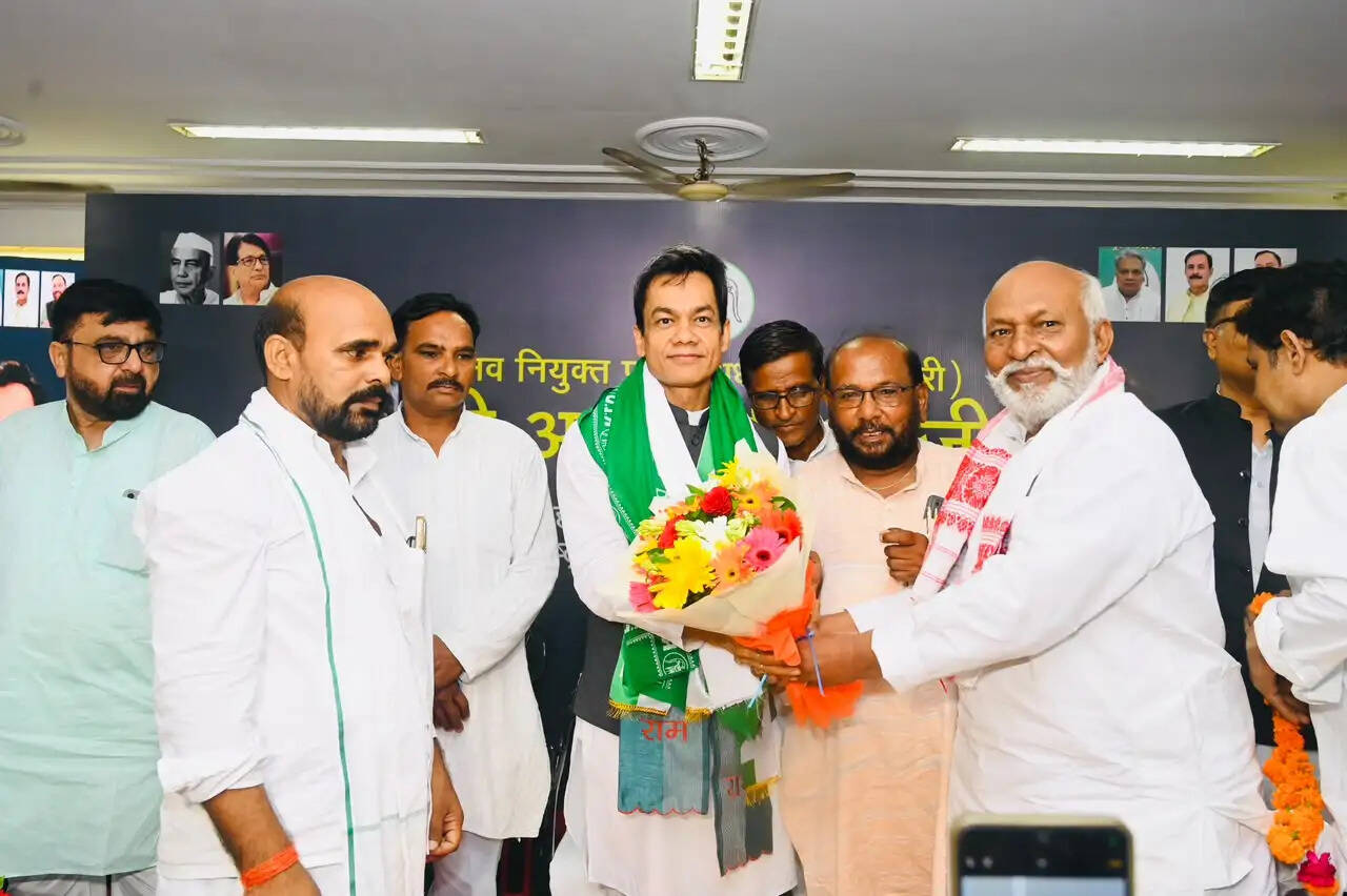 रालोद के&nbsp;नवनियुक्त कार्यकारी प्रदेश अध्यक्ष अनुपम मिश्रा का हुआ भव्य स्वागत एवं अभिनंदन