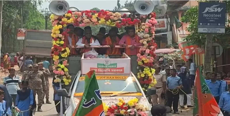 तपन में बाबूलाल मरांडी का चुनावी प्रचार, आदिवासी वोट बैंक पर भाजपा–तृणमूल आमने-सामने