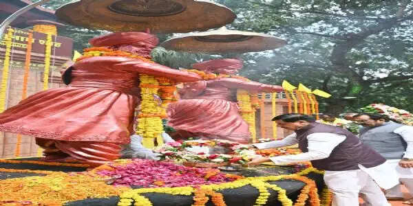 मुख्यमंत्री डॉ. यादव ने अमर शहीद राजा शंकर शाह एवं कुंवर रघुनाथ शाह को अर्पित की श्रद्धांजलि