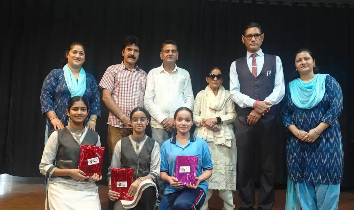 एसवीएम में भाषण व चित्रकला प्रतियोगिता का आयोजन