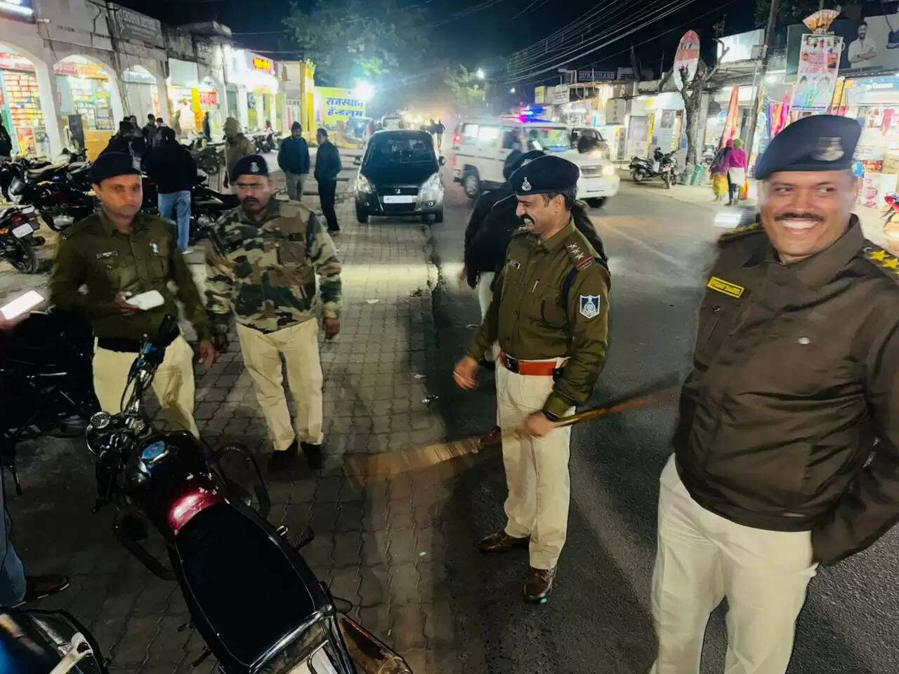 सिवनीः बारापत्थर में पुलिस की अतिक्रमण और अव्यवस्थित पार्किंग पर सख्त कार्रवाई