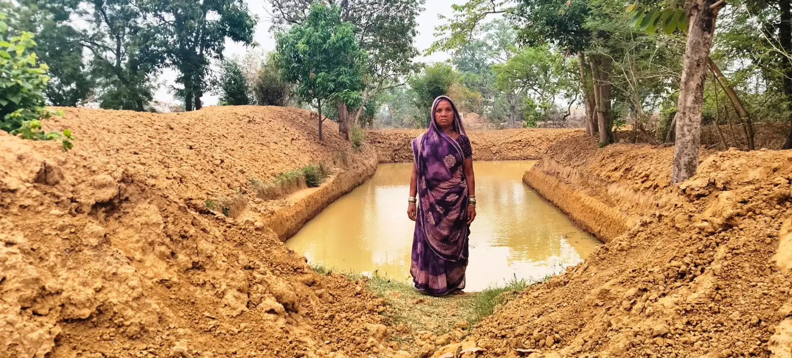 मनरेगा के डबरी से मिली आत्मनिर्भता की नई राह, सब्जी उत्पादन से बढ़ी आय