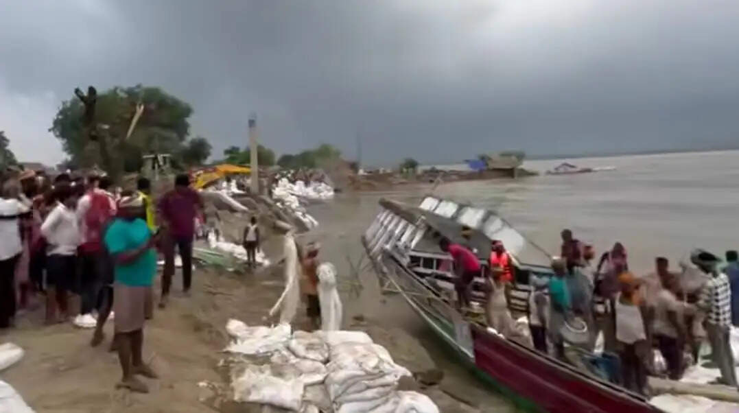 राघोपुर में बाढ़ ने बढ़ाई मुश्किलें, हाई अलर्ट पर प्रशासन
