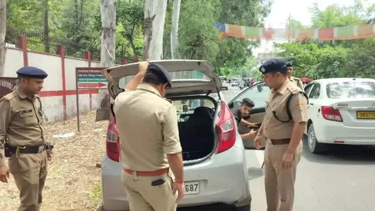 पुलिस अलर्ट,रुड़की छावनी क्षेत्र से पकड़ा गया एक संदिग्ध