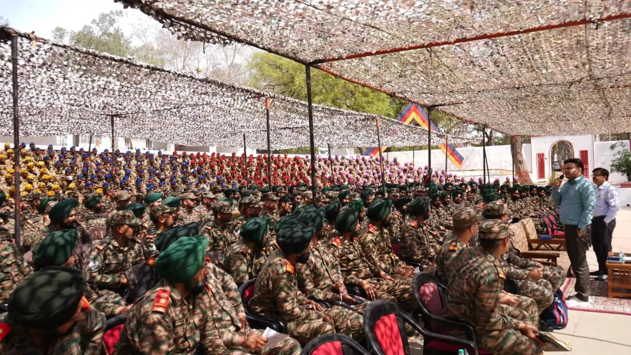 सैनिक भी सेवा के साथ उच्च शिक्षा प्राप्त कर सकते हैं : डॉ. एस.के. द्विवेदी