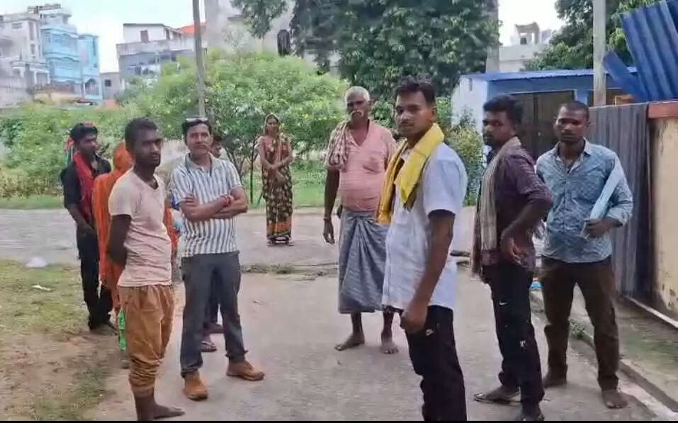 ट्रक की चपेट में आने से बाइक सवार युवक की मौत